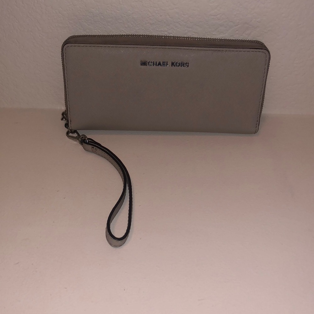 Michael Kors Wallet - Picture 7 of 7